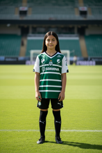 Cargar imagen en el visor de la galería, JERSEY PUMA SANTOS GIRLS HOME JS PARA NIÑA (702477 01)

