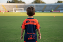 Cargar imagen en el visor de la galería, JERSEY PUMA SANTOS GK KIDS HOME PARA NIÑO (702481 01)
