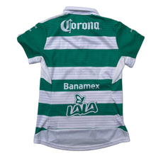 Cargar imagen en el visor de la galería, JERSEY PUMA SANTOS KIDS HOME SHIRT PARA NIÑO (749271 01)
