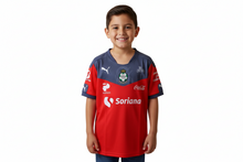 Cargar imagen en el visor de la galería, JERSEY PUMA SANTOS PARA NIÑO (749273 01)
