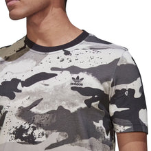 Cargar imagen en el visor de la galería, Playera Adidas CAMO AOP TEE para Hombre (HK2800)
