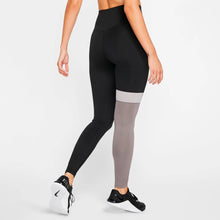 Cargar imagen en el visor de la galería, LEGGING Nike entrenamiento para Dama One BV5725 010
