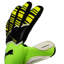 Cargar imagen en el visor de la galería, Guantes Arquero Puma Wang lip 1 RC yellow alert (041628 05)
